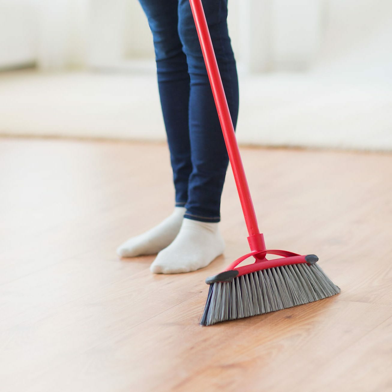 Laminate sweeping | Gilman Floors